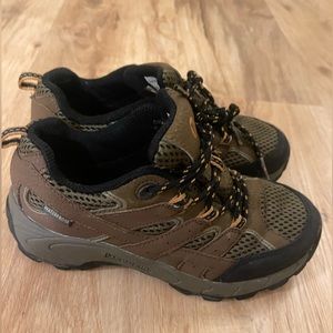 Merrell Moab 2 Mid Hiking/Trekking Boots Kids Boys 1 Brown Waterproof